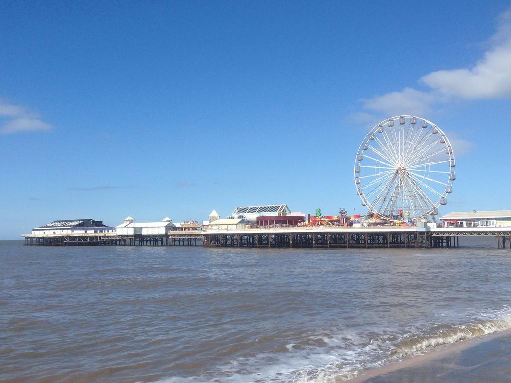 Camelot Seafront Hotel Blackpool Rum bild