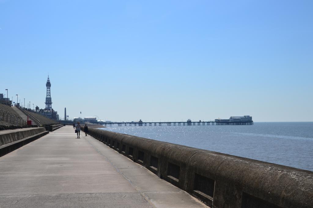Camelot Seafront Hotel Blackpool Exteriör bild